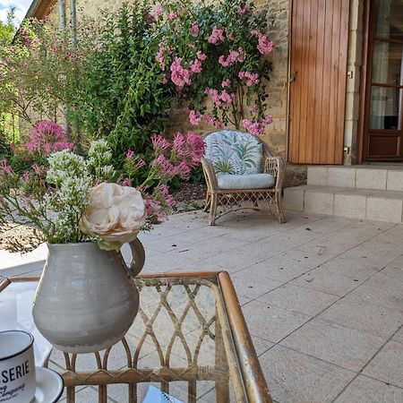 3 Self-Contained Gites With Pool And Games Room Saint-Georges-de-Noisné Exterior photo