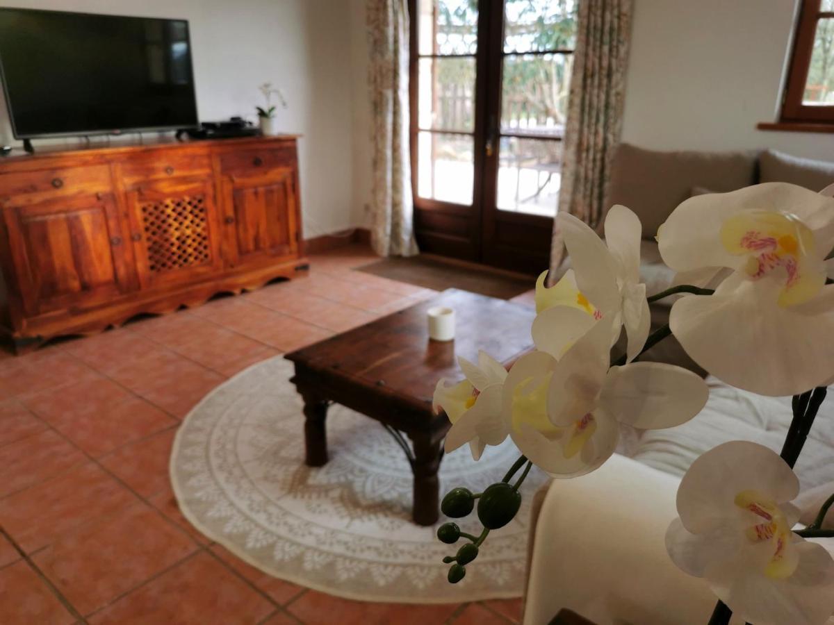 3 Self-Contained Gites With Pool And Games Room Saint-Georges-de-Noisné Exterior photo