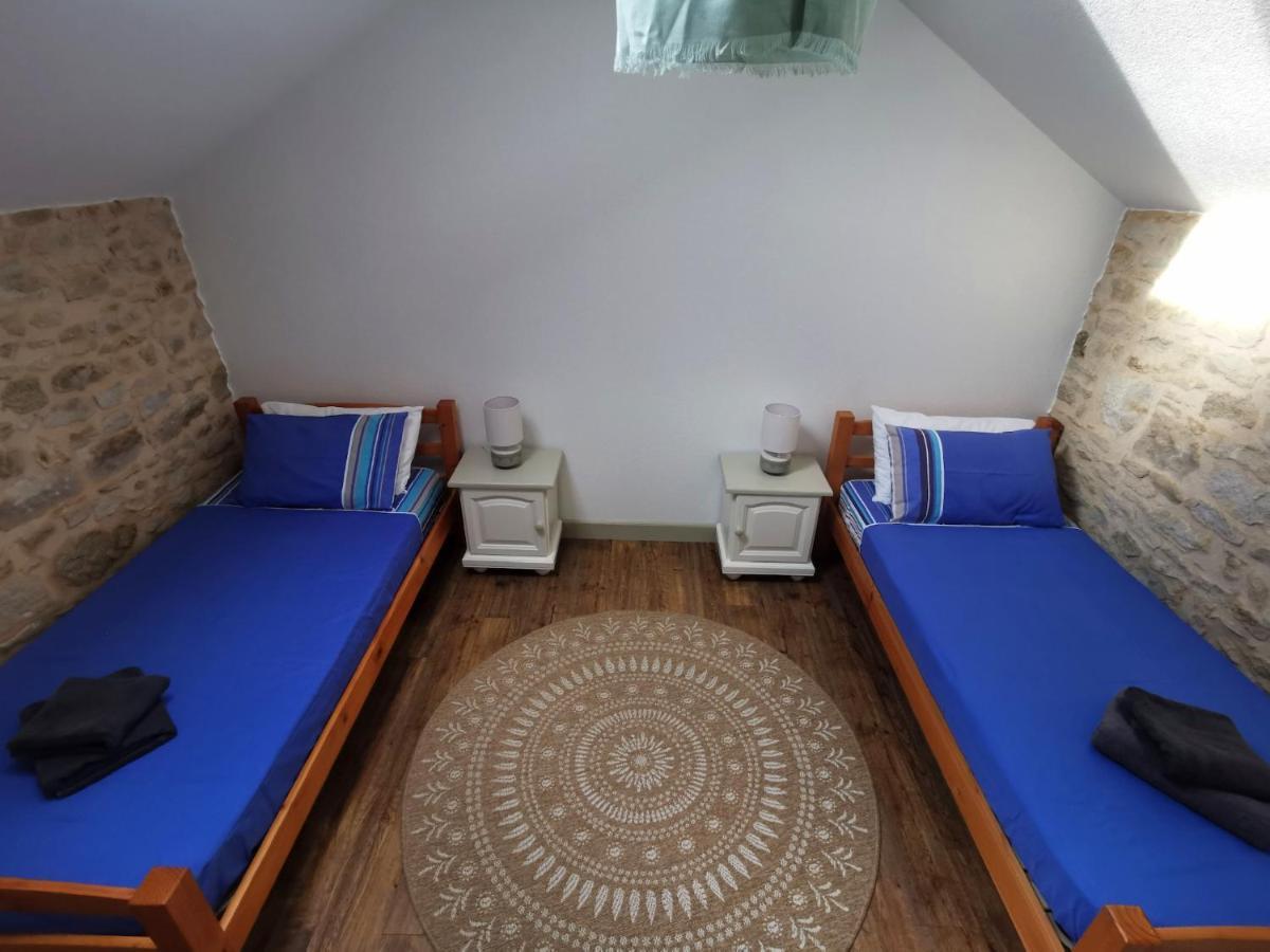 3 Self-Contained Gites With Pool And Games Room Saint-Georges-de-Noisné Exterior photo