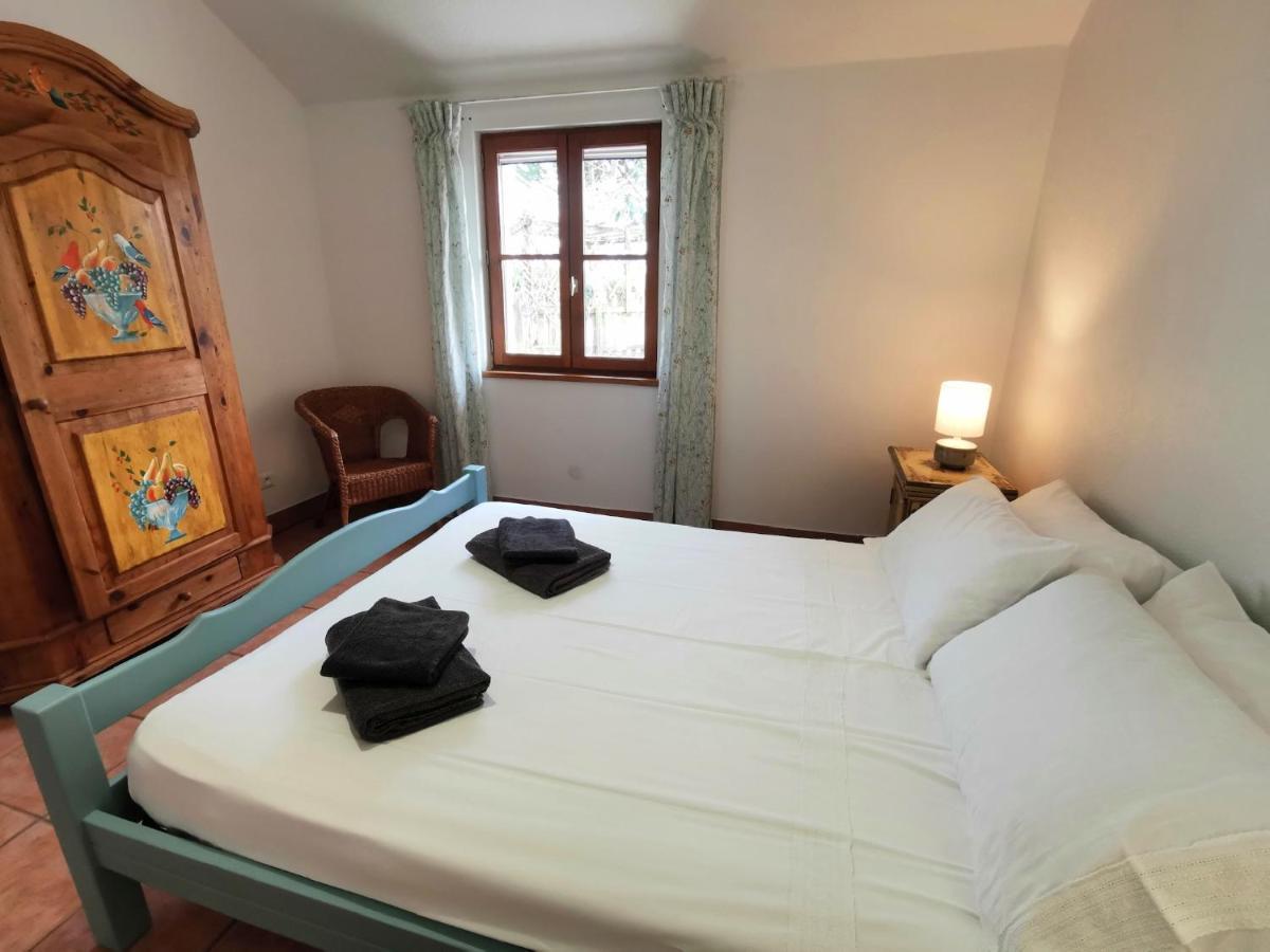 3 Self-Contained Gites With Pool And Games Room Saint-Georges-de-Noisné Exterior photo