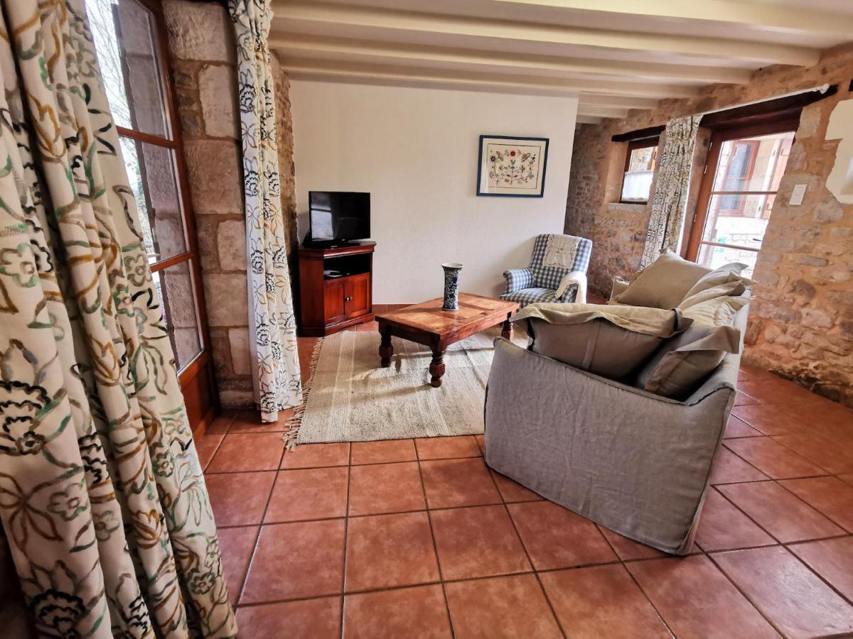 3 Self-Contained Gites With Pool And Games Room Saint-Georges-de-Noisné Exterior photo